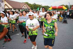 BIB: 
                            <button type="button" onclick="openModal(3530769)" class="btn btn-primary btn-sm float-right btn-popup" data-toggle="modal" data-target=".modal-high-quality">
                        <i class="fas fa-shopping-cart"></i> Add to Cart
                    </button>
                                            <button type="button" onclick="isThisMe(3530769, true)" class="btn btn-success btn-sm float-right btn-popup btn-isme hidden" data-toggle="tooltip" data-placement="bottom" title="นี่คือรูปของคุณใช่ไหม คลิกที่นี่เพื่อเอาเข้าอัลบั้ม">
                        <i class="fas fa-plus"></i> Add to album
                    </button>
                    <button type="button" onclick="isThisMe(3530769, false)" class="btn btn-warning btn-sm float-right btn-popup btn-isnotme hidden">
                        <i class="fas fa-ban"></i> Remove from album
                    </button>